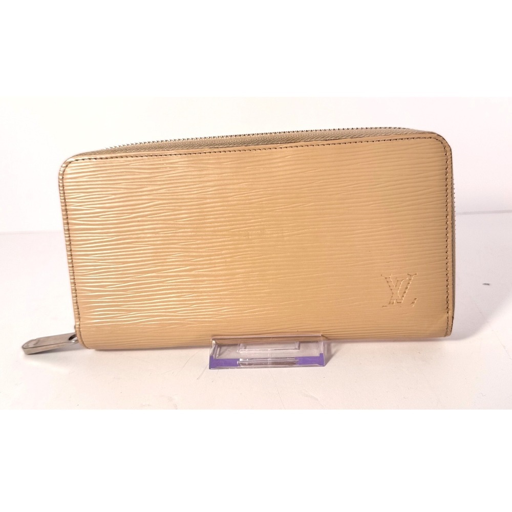 Louis Vuitton Zippy long Wallet Beige Epi Leather Silver Hardware EUC - Picture 1 of 13